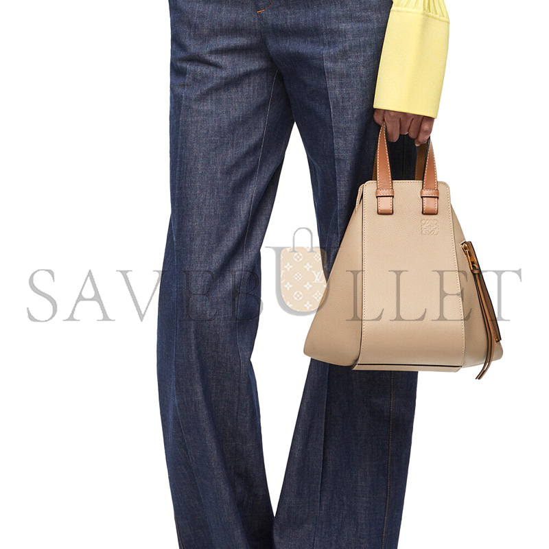 LOEWE SMALL HAMMOCK BAG IN SOFT GRAINED CALFSKIN A538S35X51 (30*25*13.5cm)